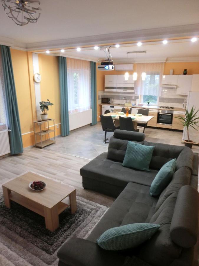 Pilis Apartman Piliscsaba Esterno foto