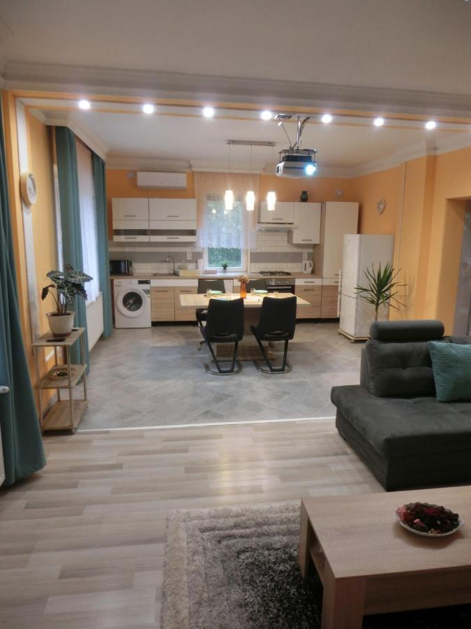 Pilis Apartman Piliscsaba Esterno foto