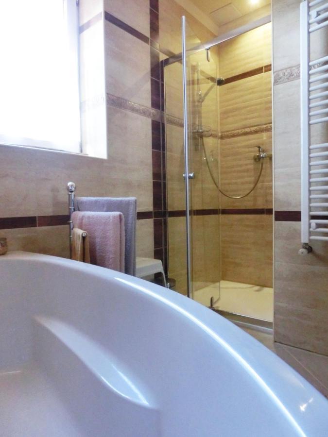 Pilis Apartman Piliscsaba Esterno foto